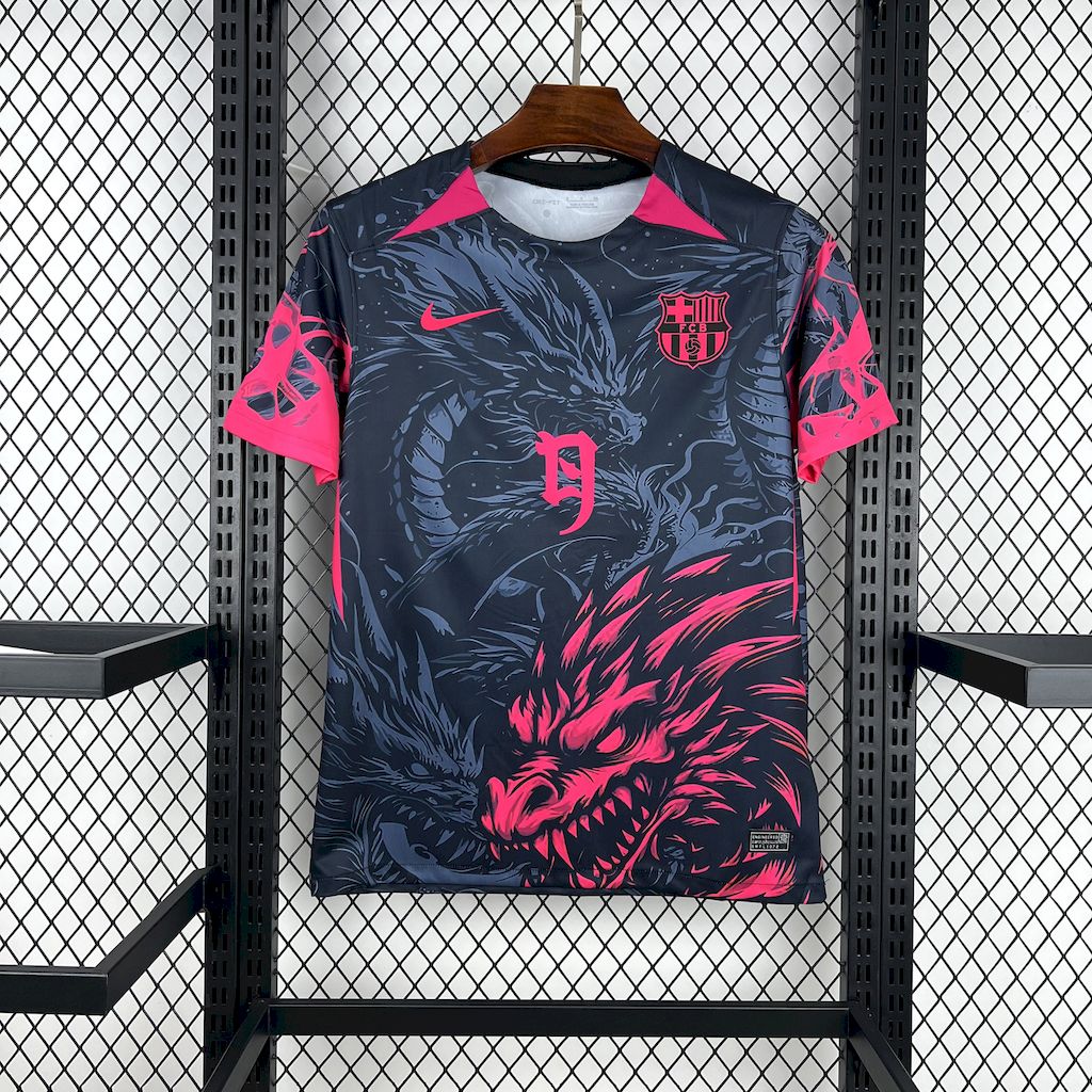 Le maillot concept FC Barcelone full black est disponible