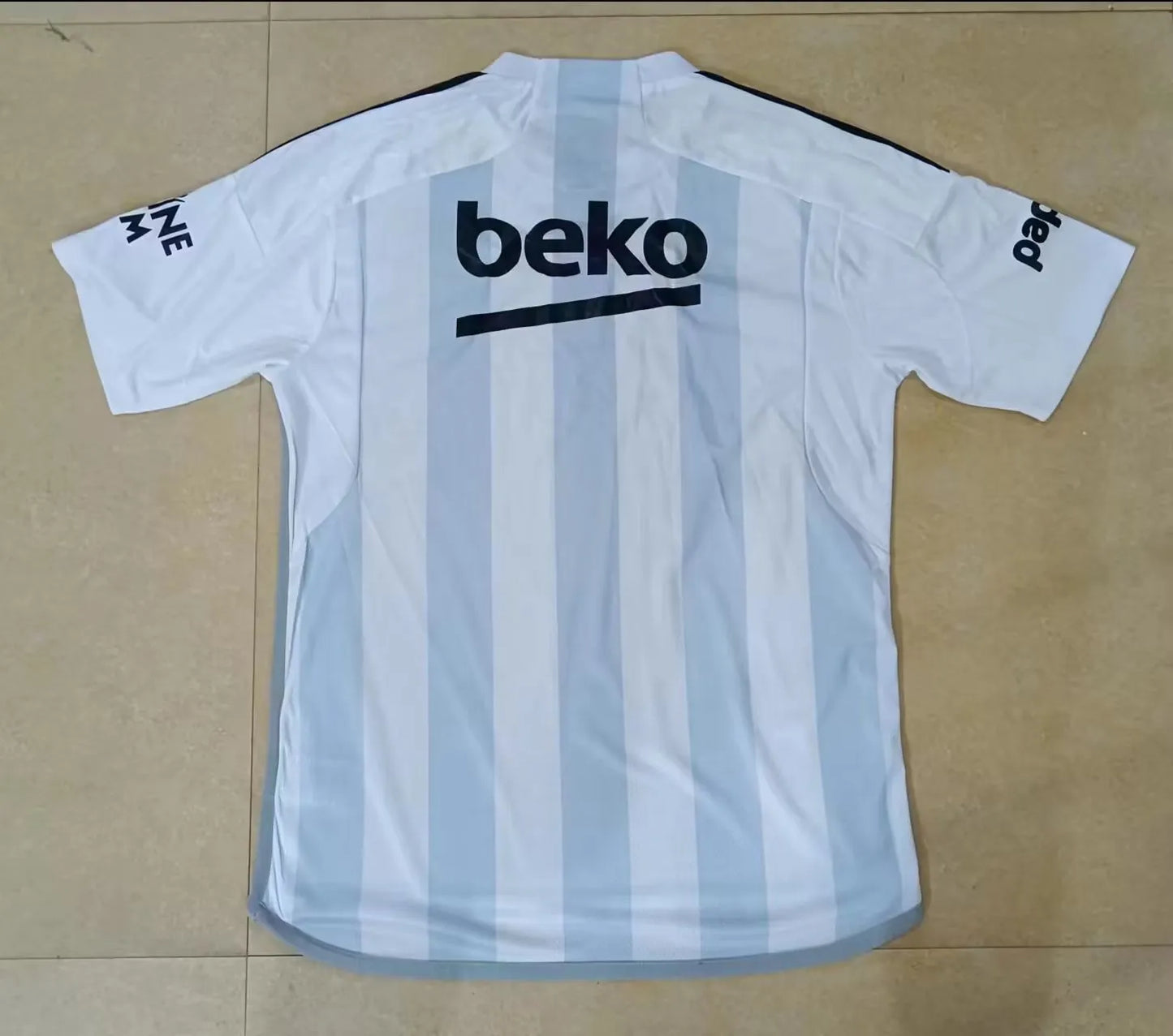 Camiseta Beşiktaş 2023 2024 local