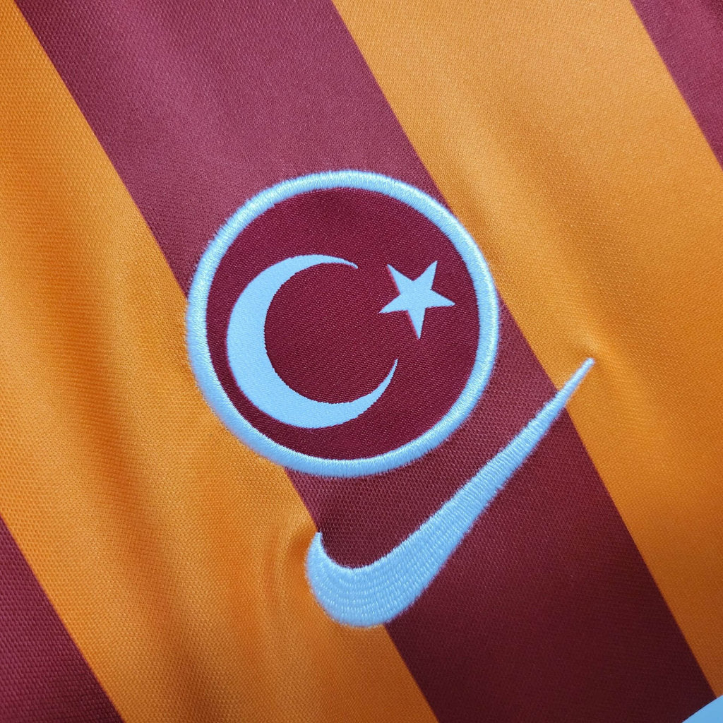 Camiseta de futbol local galatasaray 2023 2024