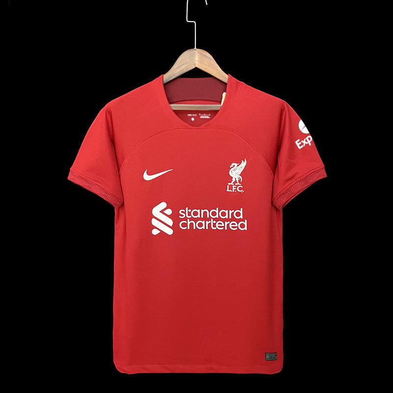 Camiseta local del Liverpool 2022/23