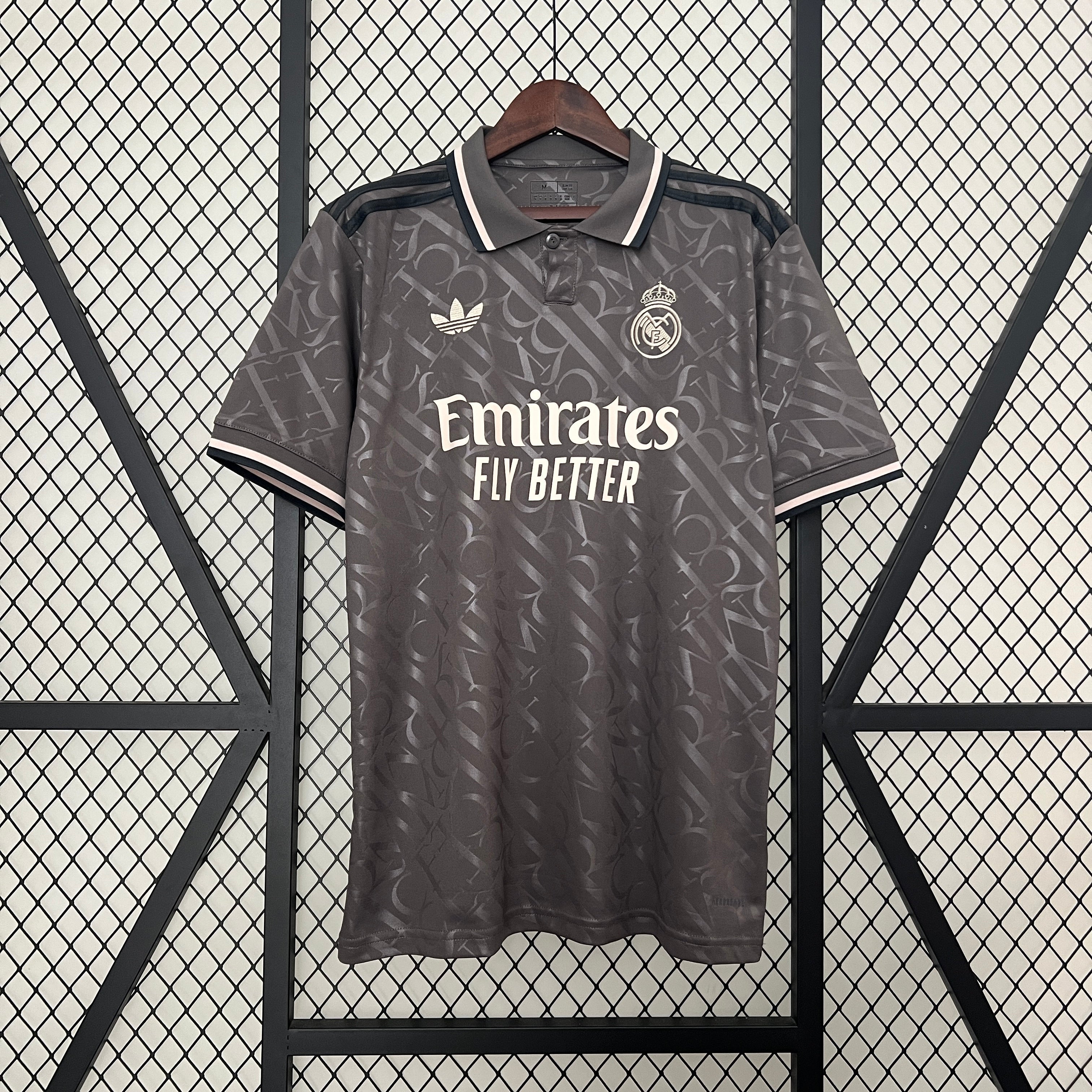 Terza maglia del Real Madrid 2024/2025