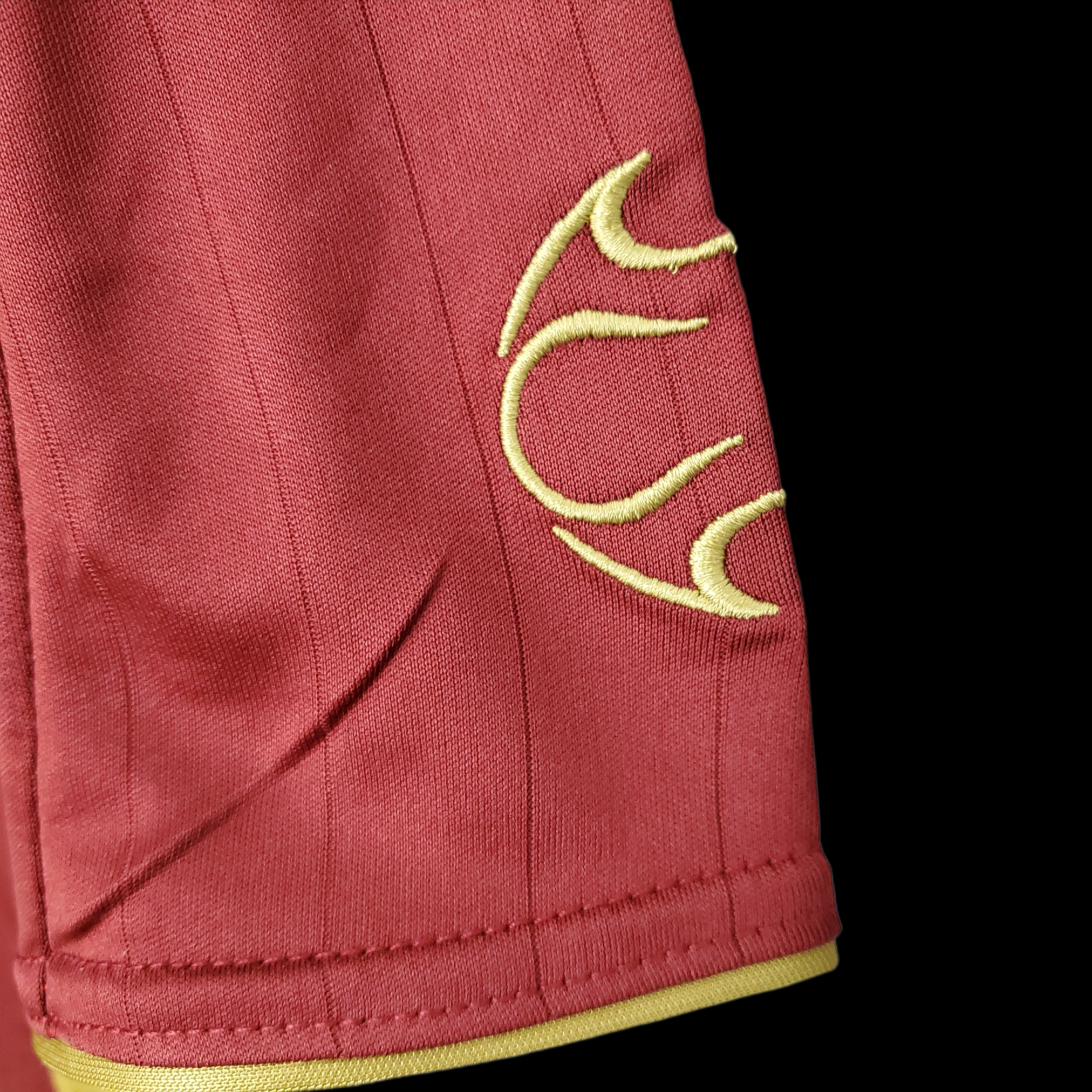 Collezione retrò di maglie dell'Arsenal 2021