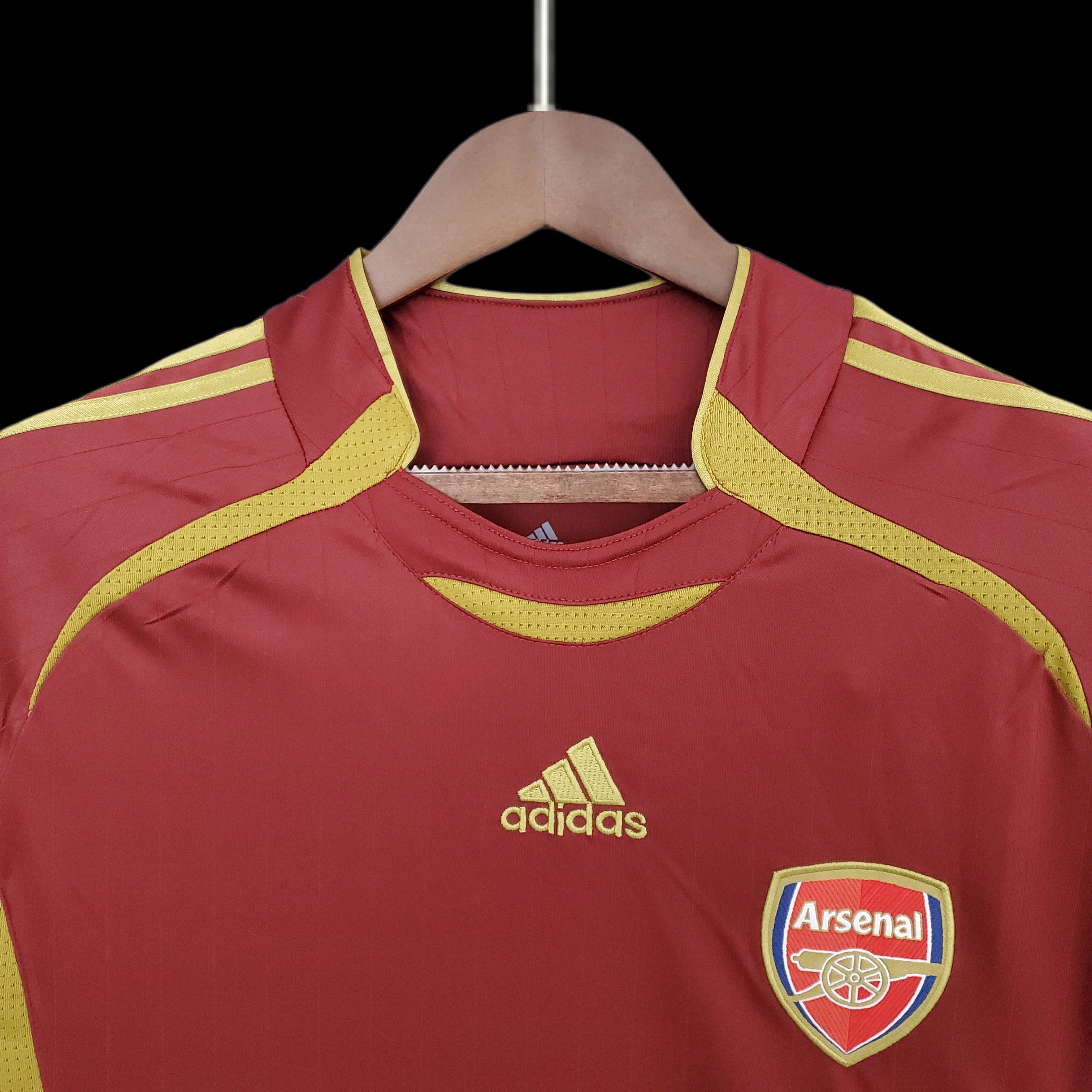 Collezione retrò di maglie dell'Arsenal 2021