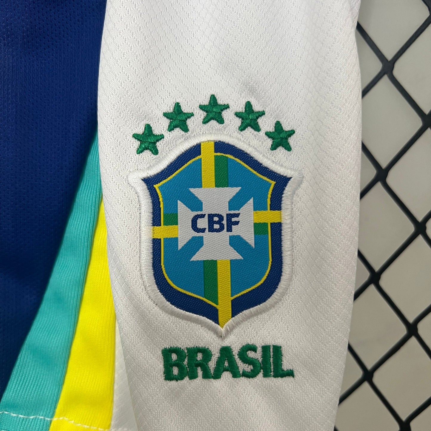 Equipación de visitante de Brasil para niños 24/25