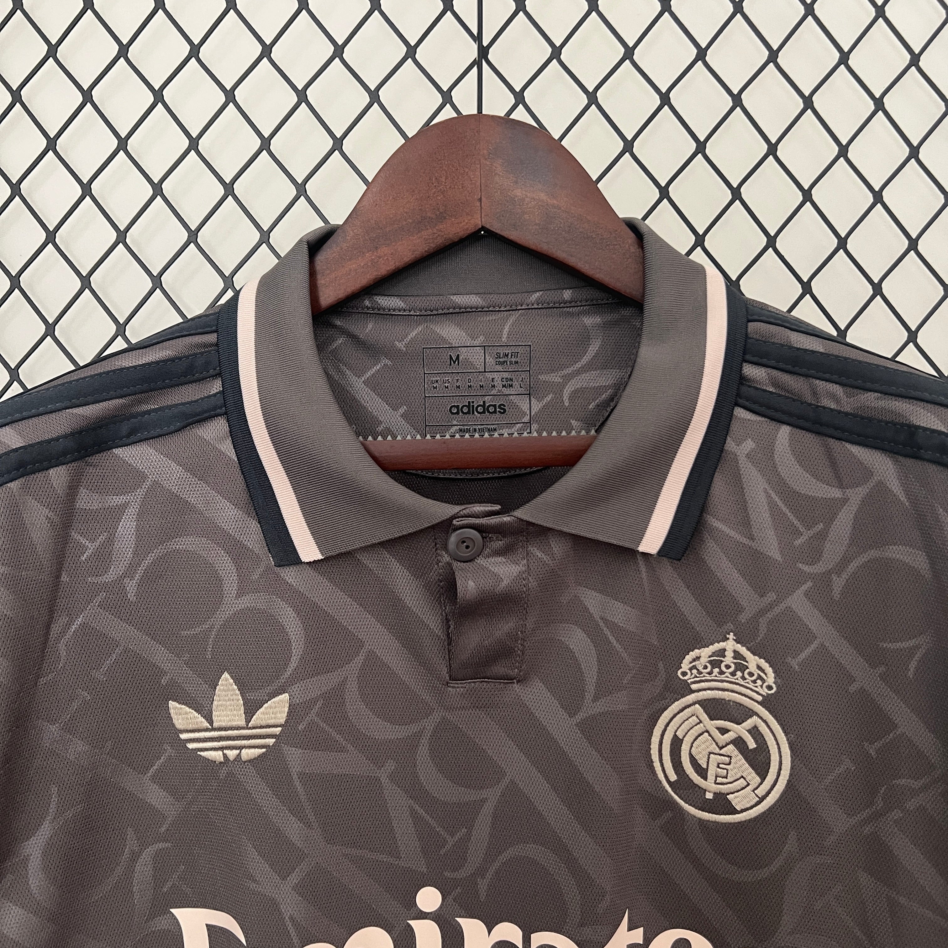 Terza maglia del Real Madrid 2024/2025