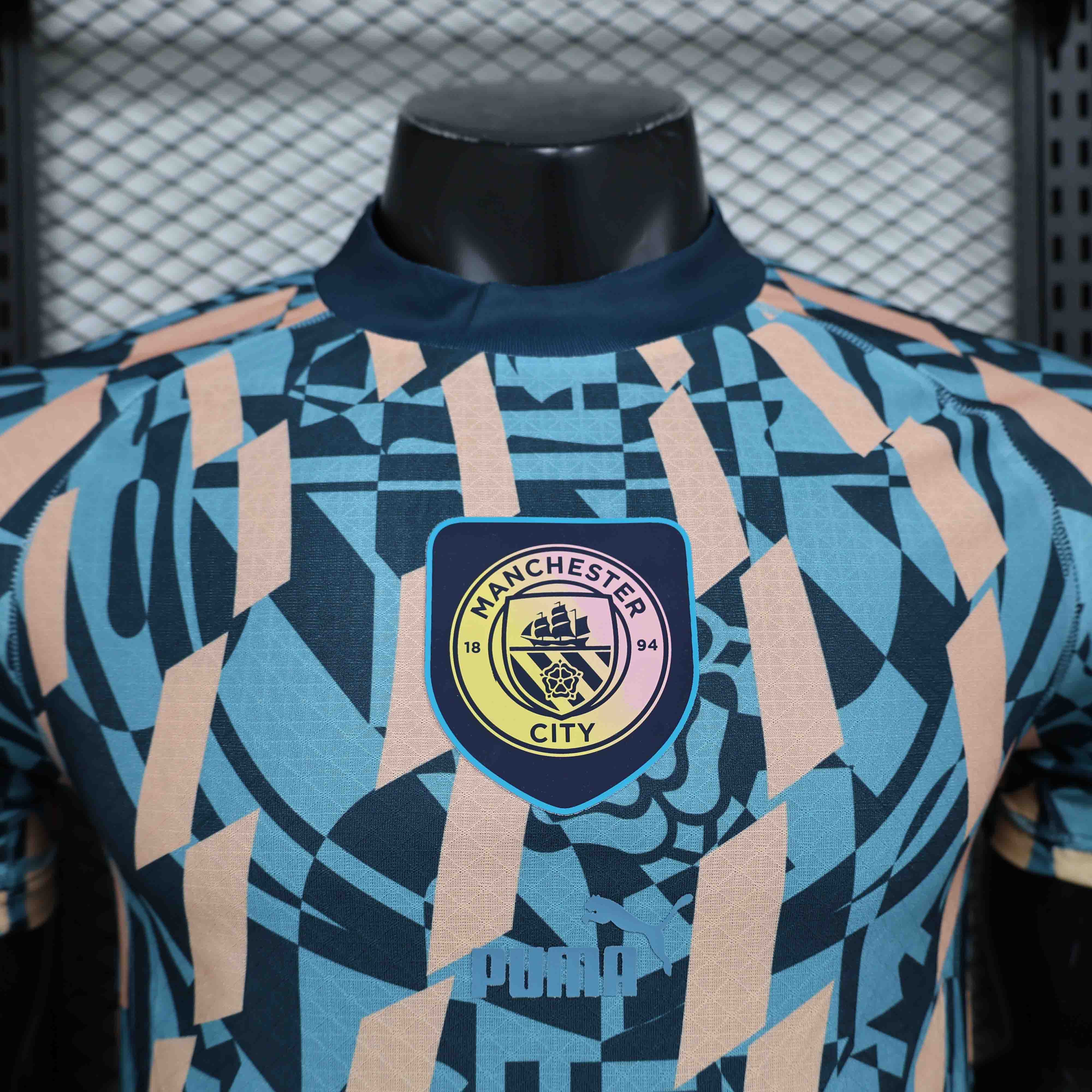 24-25 Manchester City Blue Retro Style Special Edition Shirt