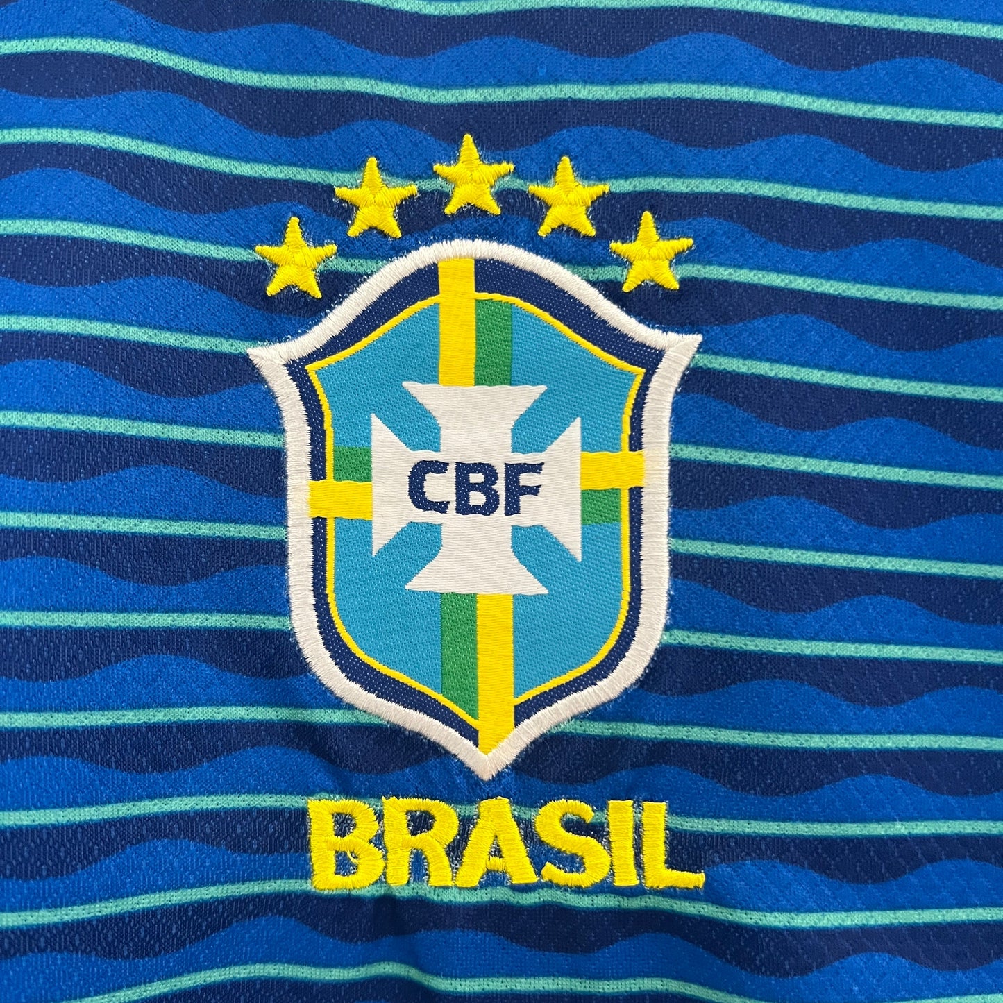 Equipación de visitante de Brasil para niños 24/25