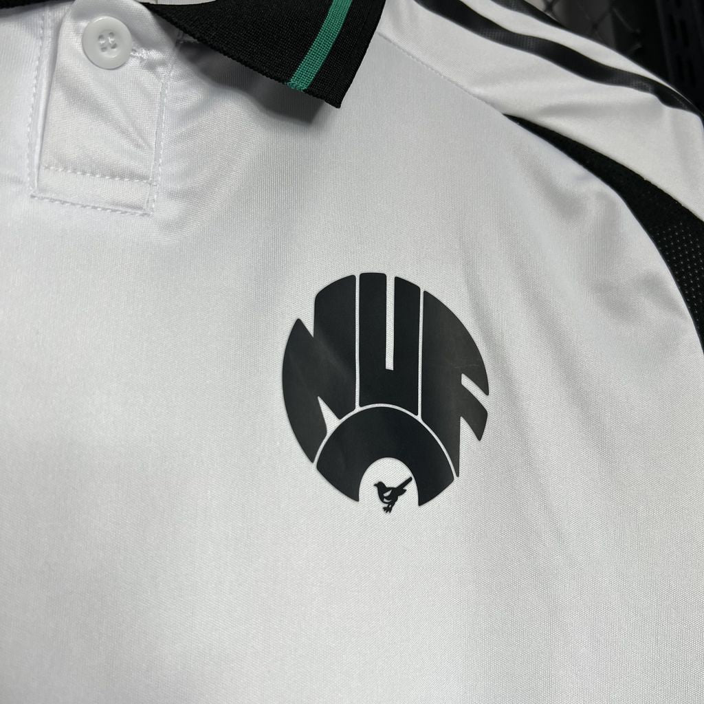 Terza maglia Newcastle 2024/2025