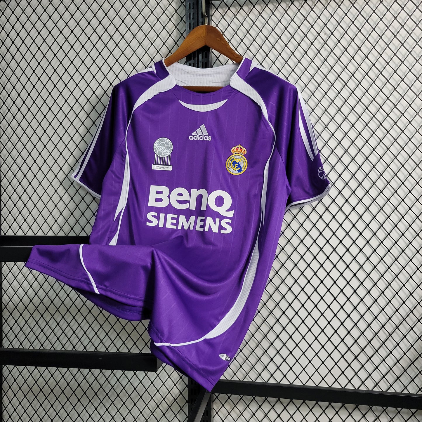 camiseta retro real madrid 2006