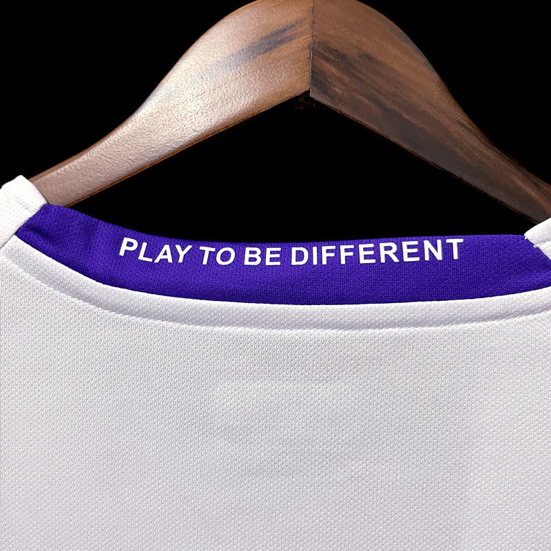 Camiseta de visitante de la Fiorentina 2022/23